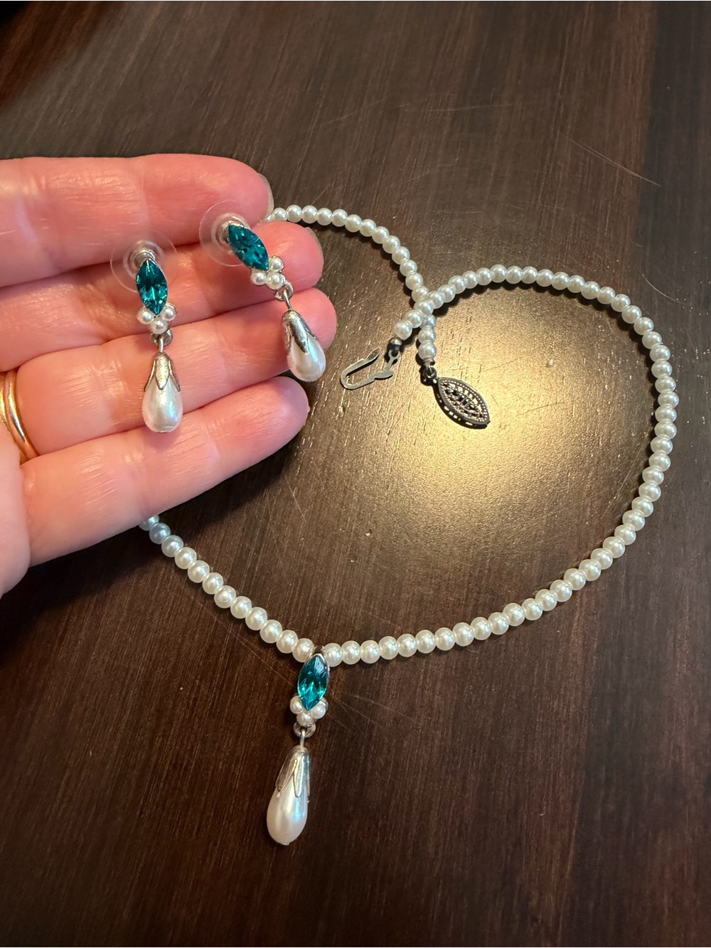 Mickey MousePearl Bead Necklace & Teardrop Earrings Set with Teal Crystal Accent